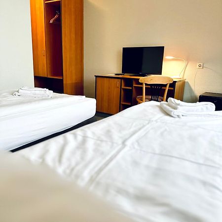 Hotel Brinckmansdorf Rostock Esterno foto