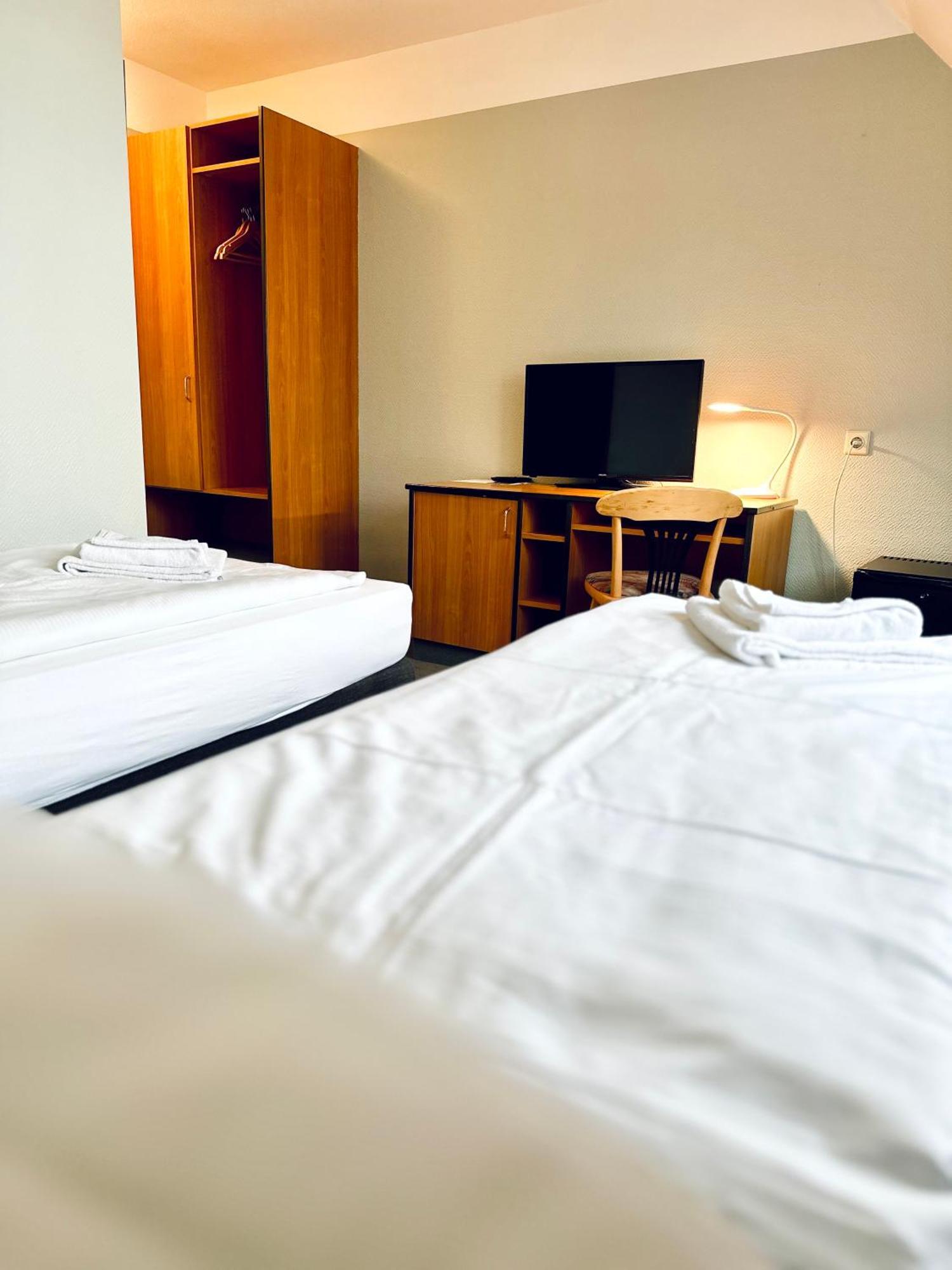 Hotel Brinckmansdorf Rostock Esterno foto
