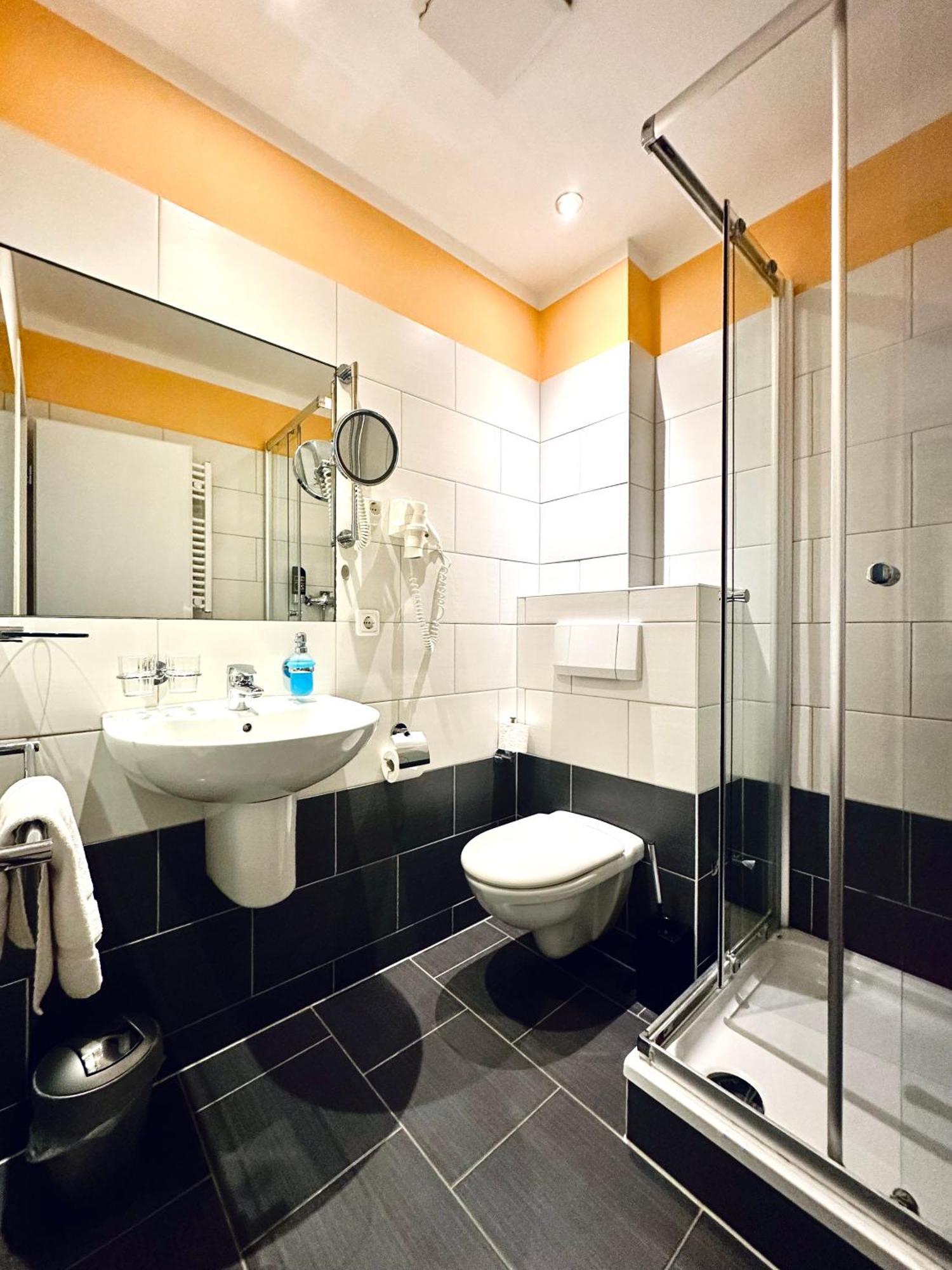 Hotel Brinckmansdorf Rostock Esterno foto